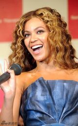 幻灯图集：碧昂斯姐妹亮相日本千叶