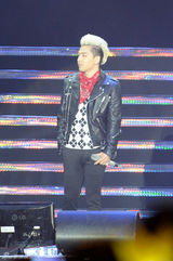 组图：BIGBANG三成员与香港粉丝共度情人节