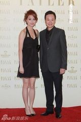 组图：周年舞会晚宴开幕 赌王多位家人亮相捧场