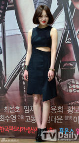 组图：《单身女》发布 李秉宪美娇妻演失婚女