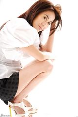 高清组图：叶璇写真玩蜕变 白衣造型秀青春身姿