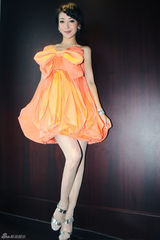 高清图：陈紫函礼服亮相发布会 大气不失俏皮可爱