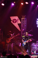 组图：恭硕良与好友侧田争林忆莲出席音乐会