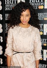 组图：2013全英音乐奖女星红毯竞艳