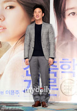 组图：韩佳人严泰雄等出席新片《建筑学概论》首映