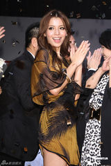 高清组图：宅男女神李毓芬为内衣走秀风情万种