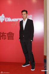 组图：吴彦祖冯德伦合开公司 与华谊签约合拍电影