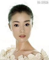 组图：周晶晶清纯写真 再掀清纯田园风