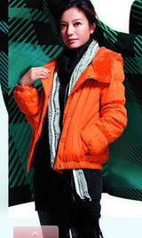 幻灯集：赵薇秀冬日暖装俏皮 青春气息逼人