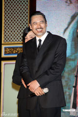 幻灯图集：《孔子》台湾首映 周润发心情大好笑不停