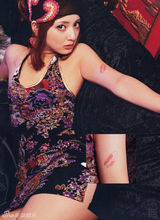 组图：佐佐木希写真集风格多变