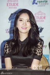 组图：EXO学院风亮相马尼拉记者会 SHINee时尚