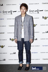 组图：孙浩英李钟硕等众韩星出席首尔时装秀