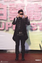 组图：日韩艺人齐登小巨蛋 张小燕庾澄庆造型大PK