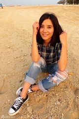 高清：小宋佳最新海边大片 简单自然俏皮可爱