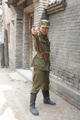 组图：《孤军英雄》佟悦余皑磊倾情演绎