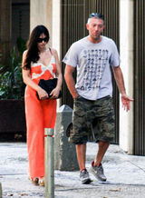 组图：贝鲁奇卡索宣布离婚 14年爱情神话终结