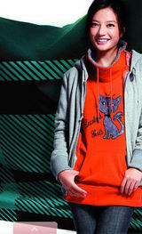 幻灯集：赵薇秀冬日暖装俏皮 青春气息逼人