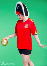 幻灯：芙蓉不畏“乌鸦”称号 披三国队服尽显妖娆