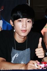 组图：韩团TEENTOP举行新专辑粉丝签名会