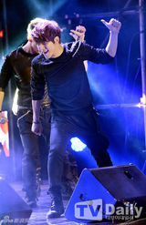 高清组图：2PM首尔开唱 野兽团魅力大爆发