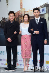 组图：金喜善新剧发布 荧屏牵手2PM玉泽演