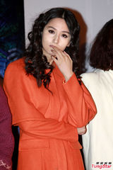 组图：余少群亮相惊悚大片《地下室惊魂》 蓝燕同台