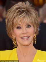 组图：老牌影星简-方达黄裙吸睛亮相奥斯卡