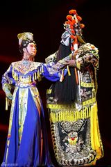 高清图集：李玉刚东京巡演 舞台眩目现场变装