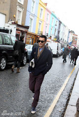 组图：黄晓明英国时尚之旅购物篇 改造父亲穿衣观