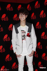 组图：吴雨霏出席商业活动望恋情低调进行