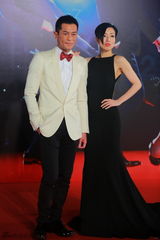 组图：《宗师》剧组压轴红毯 女星争秀美胸美背