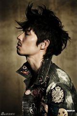 组图：吴建豪三年打造新专辑 周董霆锋等好友力撑