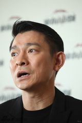 组图：刘德华亮相接受专访 谈新片力挺林志玲