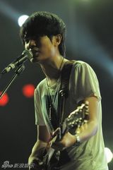 组图：筷子兄弟带病登台苏打绿压轴 长江草莓谢幕