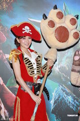 组图：诸葛梓岐海盗装造型亮相 坦言婚后家庭第一