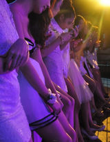 网曝京城聚会堪比海天盛筵 土豪扎堆美女云集