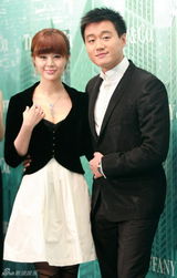 组图：群星助阵发布会 巩俐戴过亿珠宝显女王气质