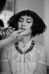 组图：陈燃变身摩登芭比娃娃 显俏丽自然东方之美