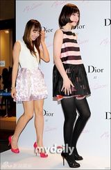 组图：河智苑韩智敏韩艺瑟出席活动装扮时尚