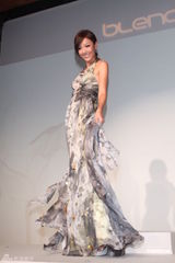 组图：隋棠身形消瘦代言走秀 享受单身不理旧爱绯闻