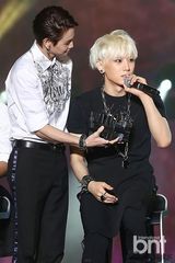 组图：BEAST举行新专辑见面会 帅气热舞