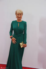 组图：《赤焰战场2》首映 威利斯陷三角恋