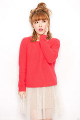 组图：唐笑最新宣传照 演绎初夏气息甜撞色美装