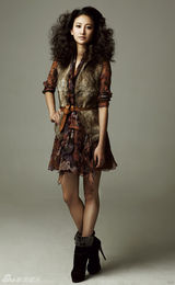 组图：曾泳醍另类潮搭写真 蜜罐女孩展别样魅力