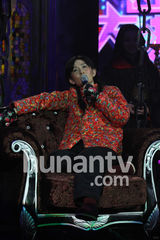 组图：谢娜新年录大咖秀  高原红造型再扮九妹