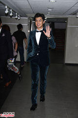 组图：陈柏霖获金钟奖视帝 吴奇隆为其颁奖