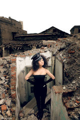 幻灯：《A面B面》五一热映 芙蓉姐姐化身未来警察