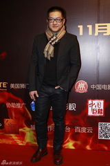 组图：《饥饿游戏2》首映红毯曲婉婷邓家佳助阵