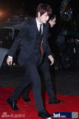 组图：金载沅孙丹菲等盛装亮相MBC演技大奖红毯